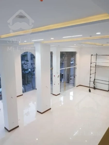 فروش مغازه اندرزگو 580  متر شیک