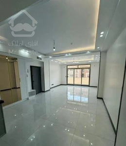 ۱۳۳ متر پاتریس غرق نور