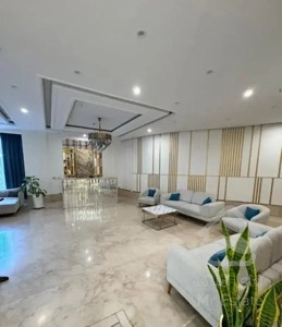 ۲۲۶ متر ۳ خواب آجودانیه ۵ ساله فول ۳ پارکینگ