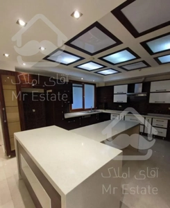 گلستان شمالی ۲۹۰ متر ۴خواب فول امکانات