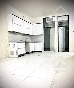 ۶۵ متر، ۲ خواب، زیرزمین، بر خیابان