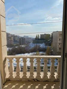 فروش۲۱۳متر تک واحدی . سه جهت نور. فرمانیه