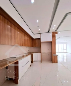 فروش شرایطی آپارتمان ۹۸ مترطبقه ۴ویوجنگل درطالقانی