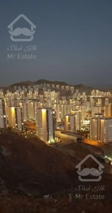 فاز۱۱پردیس۸۷متردوخوابه دارای دولاین آسانسور طبقه۱۳