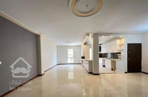 107متر سالن سرتاسر پرده خور غرق در نور