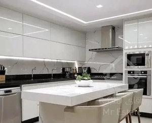 ۱۳۰متر ۳خوابه فول امکانات و رو به آفتاب