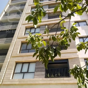 ۱۳۰مـتر/۳خواب/در بـرج بـرند و جـذاب ازگـل