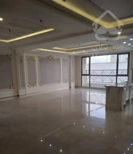دونبشِ پرنور ۱۳۳ مترِ سه‌خوابِ خوش‌نقشه