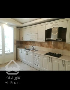 ۱۶۰متر آپارتمان ۳خ فردوس شرق خ عقیل زیر قیمت