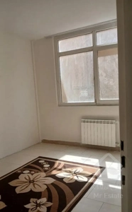 تکخوابه ۵۲ متر، نیم طبقه دوم،خ ایران