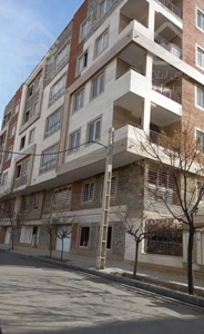 آپارتمان ۱۳۰ متری درخیابان اصلی  فاز پنج