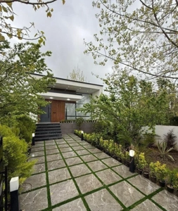 ویلا سرسبز با ویو جنگل