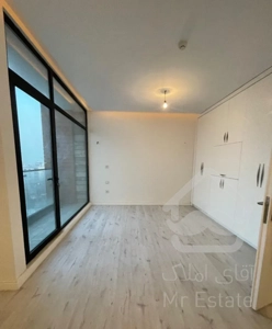 ۲۰۰ متر/ تراس بزرگ/۳ جهت نور