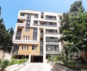 پونک بر بلوار کمالی شرقی 124 متر 2 پارکینگ سندی