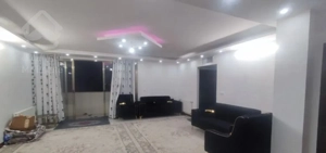 آپارتمان طبقه دوم محله ۶ طوطی