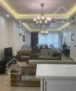 ۱۳۰متر ۳خواب سالن پرده خور غرق در نور