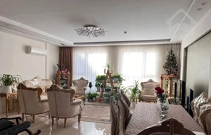 ۱۲۷ متر سه خواب نورگیر / اقبال چسبیده به وکیل آباد