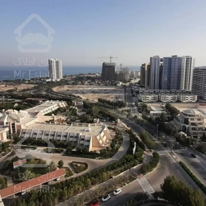 آپارتمان ۱۳٠ متری /سند دار