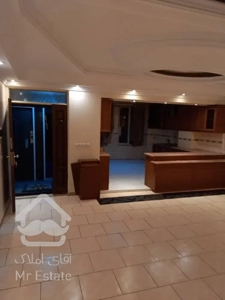 ۱۰۷ متر  دارای ۵ پارکینگ سندی جنت جنوبی