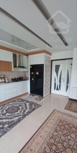 واحد آپارتمان ۹۵ متریی دونبش طبقه دوم