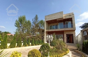 ویلا تریپلکس سنددار /روفگاردن ،نور