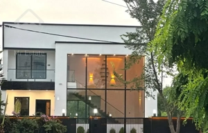 ویلادوبلکس مهندسی ساز۲۵۰متراستخر روباز ۳خواب مستر