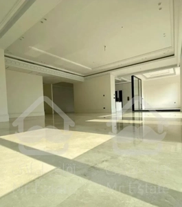 ۲۴ متری/ ۲۰۰ متر سازه مدرن و برند/ فول مشاعات