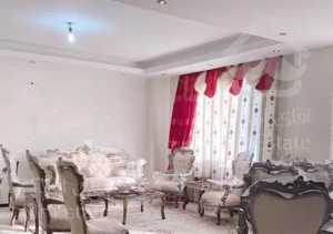 آپارتمان ۸۵ متر  روبه افتاب چهارباغ شرقی