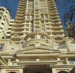 فرمانيه، حياط در آسمان