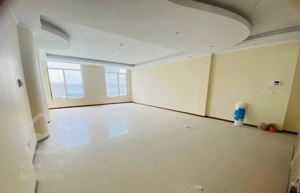 ۱۲۰ متری، طبقه ششم، آفتابگیر در پونک