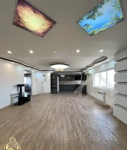 آپارتمان//۱۰۰متری خوش نقشه با آسانسور//۲خواب