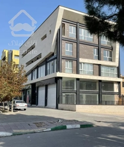 آپارتمان 140متری - فاز 2 - بلوار ارم - نبش 220