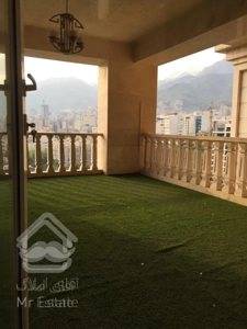 ۵۵۰ متر چند ساله مارکدار در ۳۳۰۰ متر برج باغ