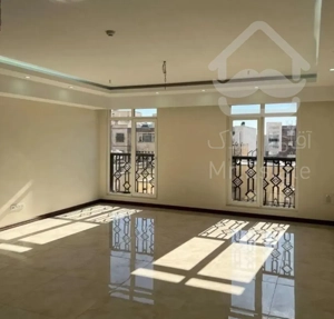 ۱۰۰ متر ، ۶ ساله واقعی ، سالن پرده خور ، سند شخصی