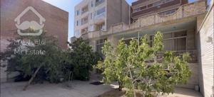 حیاط ۳۷۵ متر/۲ کله/۲طبقه در حافظ، جباری