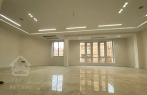 ۱۷۰مترحافظ پشت وکیل آباد۳خواب۲نبش پارکینگ اختصاصی