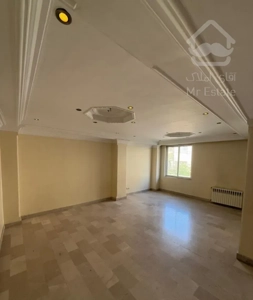 ۷۲ متری ۱ خواب روبه کوچه سالن پرده خور نزدیک اصلی