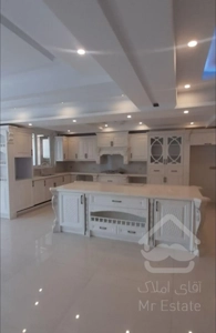 فروش واحد نور مستقیم  رو به افتاب کم واحد تاپ لوکییس