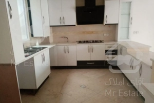 135متری / 3 خواب / شریعتی خ آذر شهر