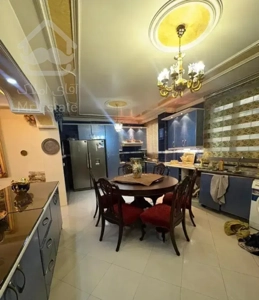 ۳۰۰ متر۳خوابه پارکینگ آسانسور جکوزی خیابان ایران