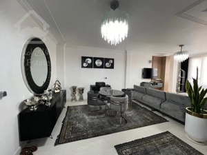 فروس واحد رو به افتاب نور مستقیم