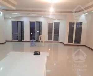 ۱۳۲متر ۳خوابه  ۲پارکینگ