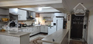 رهن آپارتمان ۱۳۵ متری ۳ خوابه در شهرک