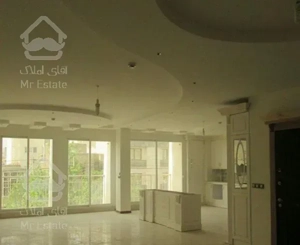 ۱۱۱متر/دوخواب/فول/کم واحد/لابی و مشاعات شیک