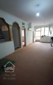 آپارتمان همکف با حیاط اختصاصی