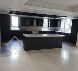 شهرک غرب ویلا ۷۵۰متر فاز یک