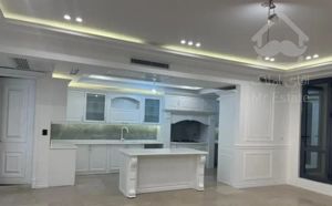 بلوار سجاد * ۲۲۰ متر * طبقه ۳ * نوساز * تکواحدی