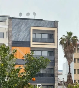 ۱۱۱متری ۲خواب‌مستر / نوساز *مدرن / همافران لوکس