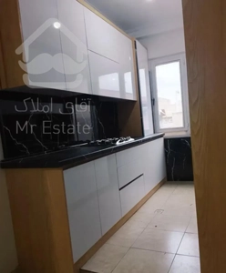 ۵۰متر آسانسور و انباری خوش نقشه ۱۰ساله