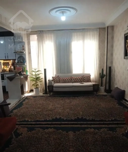 77متر تکواحدی دو خواب طبقه اول کمالی تقاطع کمیل